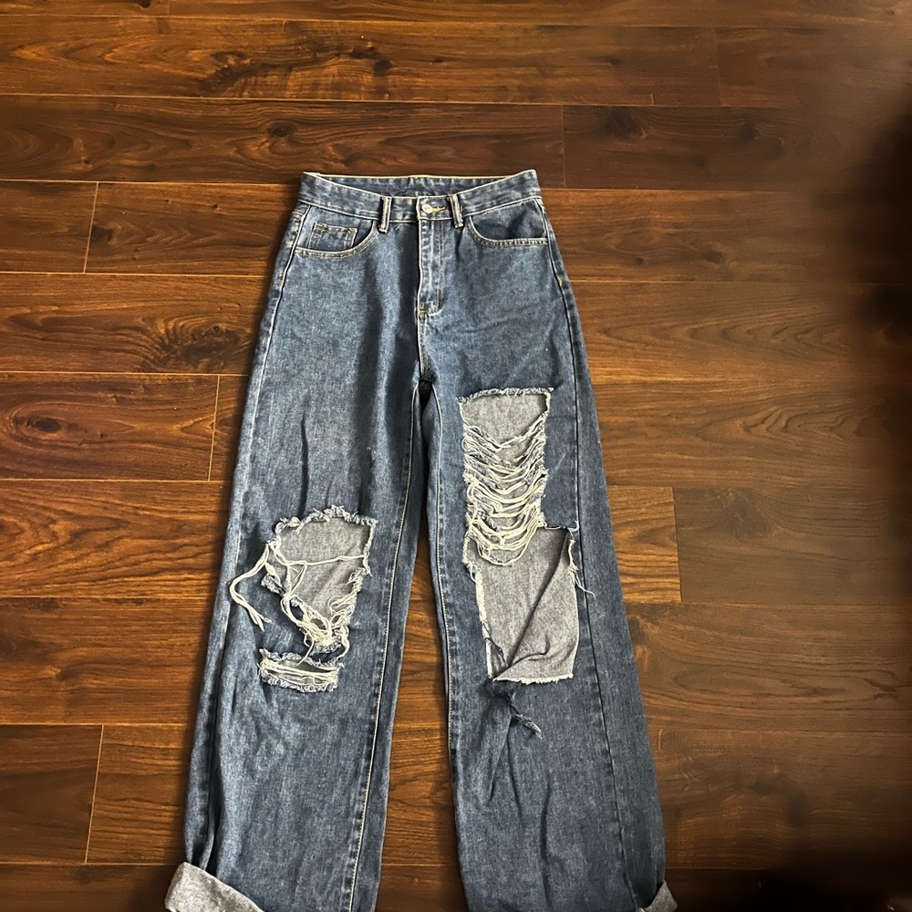 Wide leg ripped jeans